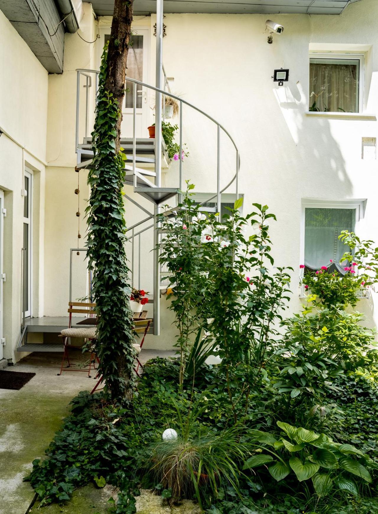 Anna'S Guesthouse Cluj-Napoca Exterior photo